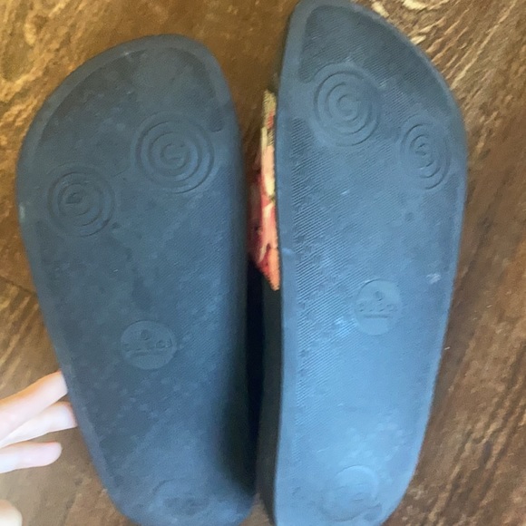 Gucci slides size 5 - Picture 4 of 4